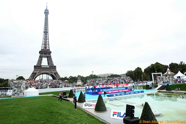 Weltcup Finale 2013 in Paris - Wettkampffeld mit dem Eifelturm im Rücken